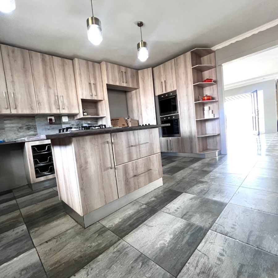 4 Bedroom Property for Sale in Despatch Central Eastern Cape